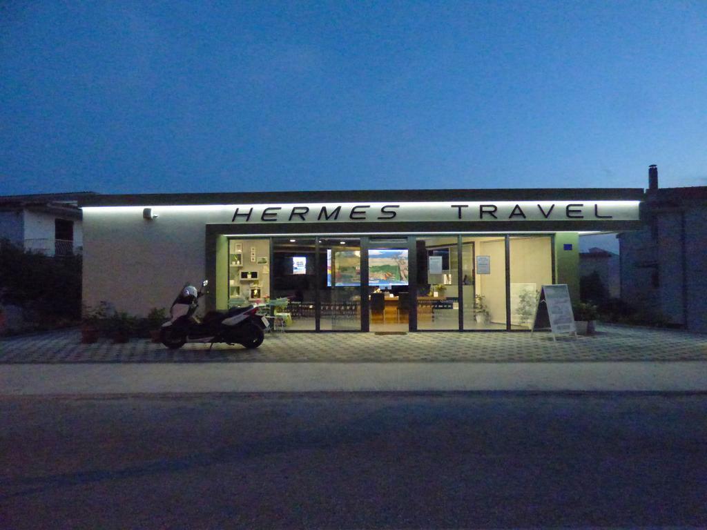 טוצפי Apartments Hermes מראה חיצוני תמונה